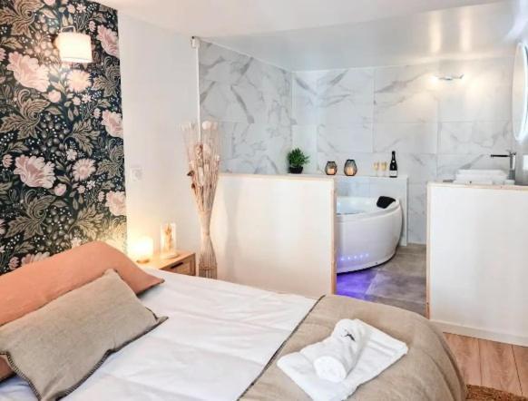 Majord'Home Spa 4*-L'Elegance-Balneo Vieille Ville Annecy Bagian luar foto